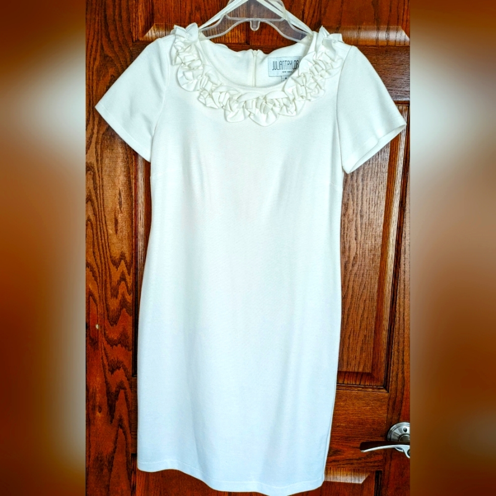 Classic Julian Taylor New York Ivory Dress w/ Floral Neckline Size 6
